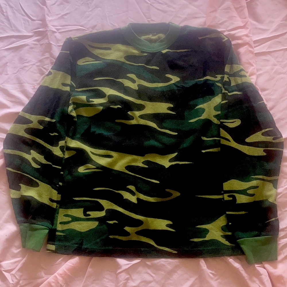 Men’s large camo thermal long sleeve T-shirt
